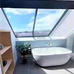 Apartment The Old Coach House: Luxury Harbourside *