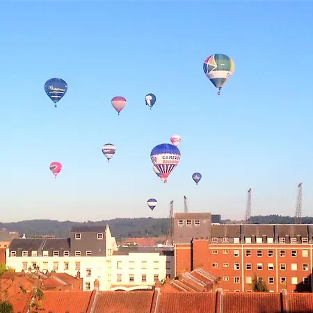The Old Coach House: Luxury Harbourside Apartment Bristol