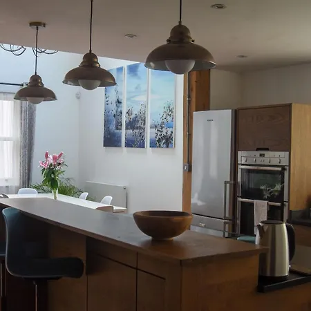 The Old Coach House: Luxury Harbourside