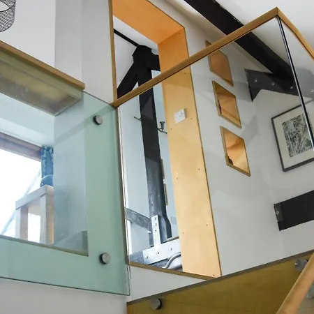 The Old Coach House, Luxury Harbourside Lägenhet *
