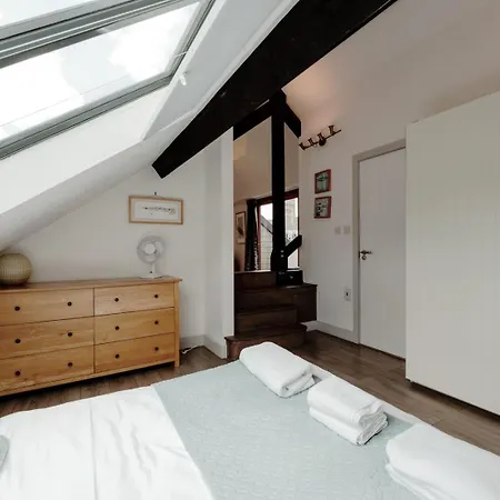 The Old Coach House, Luxury Harbourside Lägenhet *