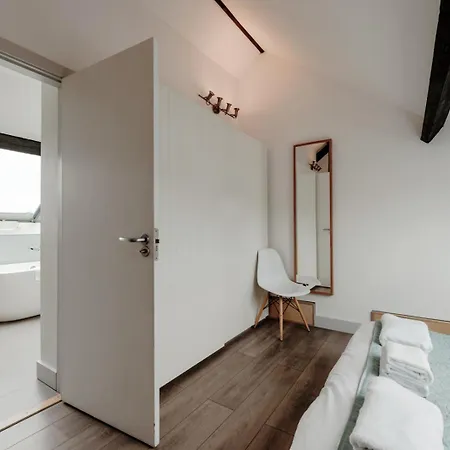 The Old Coach House, Luxury Harbourside Bristol
