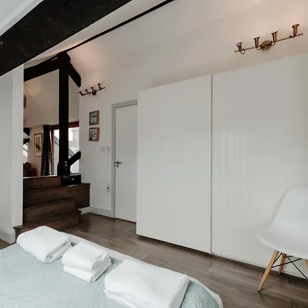 The Old Coach House, Luxury Harbourside Διαμέρισμα