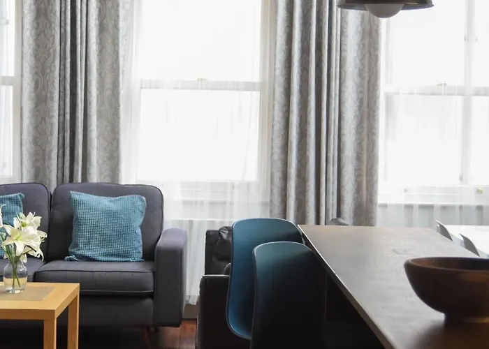 The Old Coach House: Luxury Harbourside Bristol