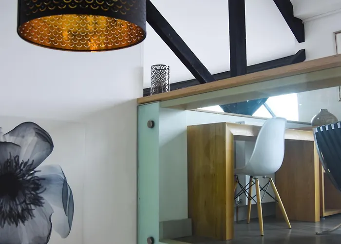 The Old Coach House: Luxury Harbourside