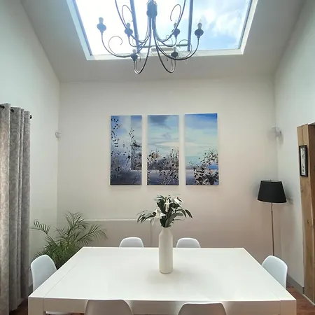 아파트 The Old Coach House, Luxury Harbourside