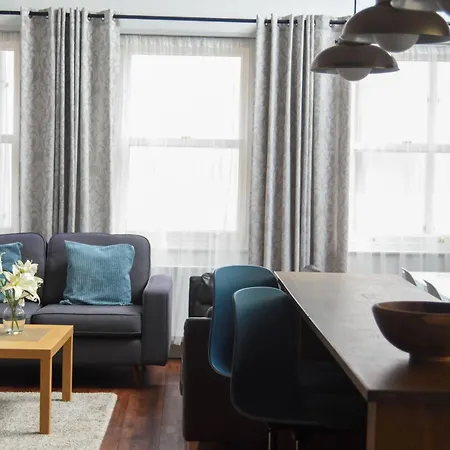 The Old Coach House, Luxury Harbourside 브리스틀