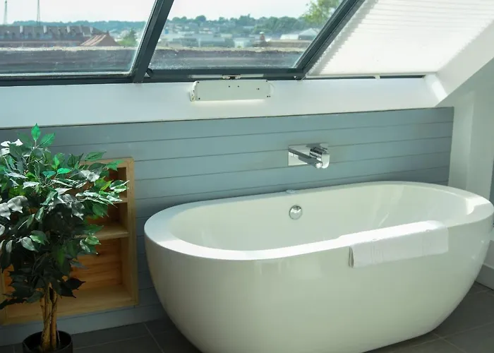 The Old Coach House: Luxury Harbourside Apartamento Bristol