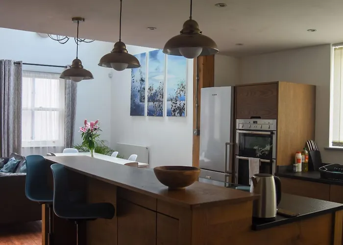 The Old Coach House: Luxury Harbourside