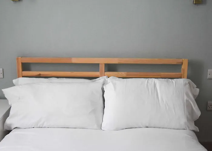 The Old Coach House: Luxury Harbourside *